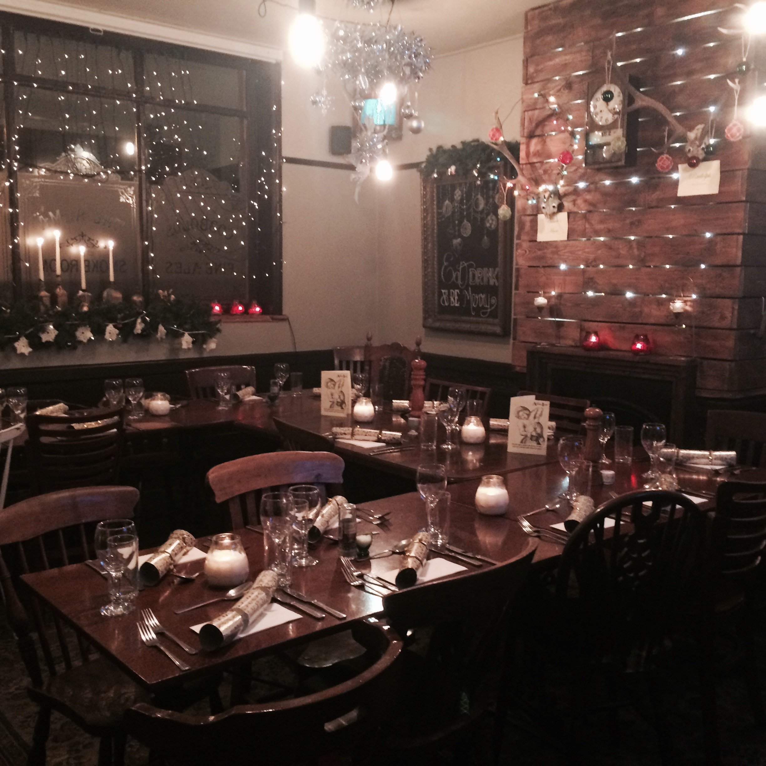 Restaurant Table for lunch or dinner at Alma Inn