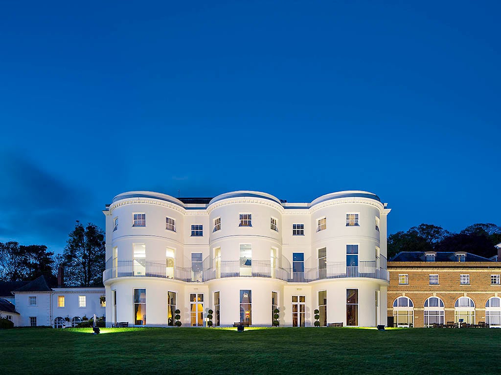 Lakeside Pods at Mercure Gloucester 