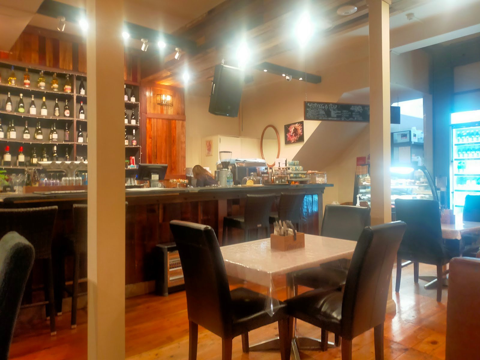 Niom Bistro